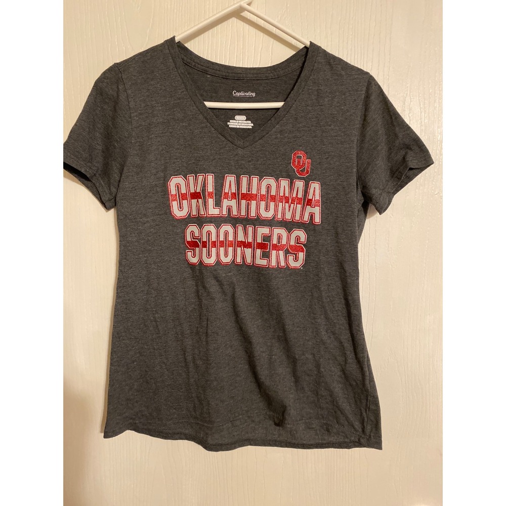 Captivating Oklahoma Sooners V-Neck Graphic T-Shirt Charcoal Grey Womens M
0259